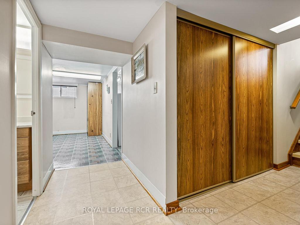 









25


Ann Arbour

Road,
Toronto,




ON
M9M 2J5

