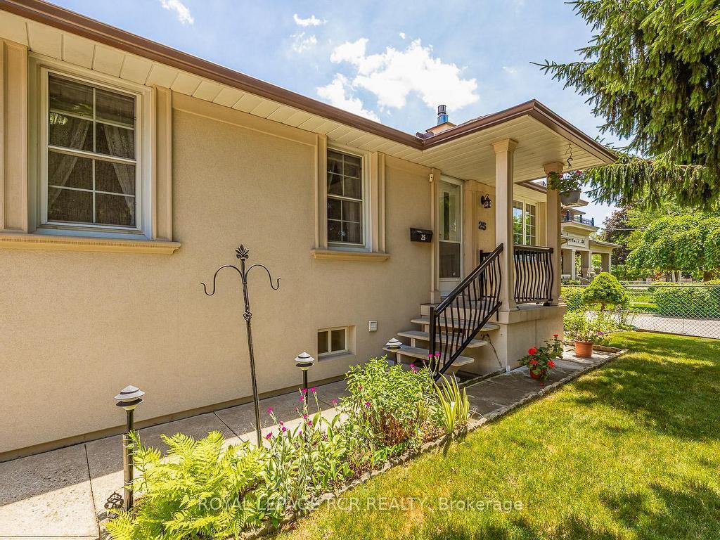 









25


Ann Arbour

Road,
Toronto,




ON
M9M 2J5

