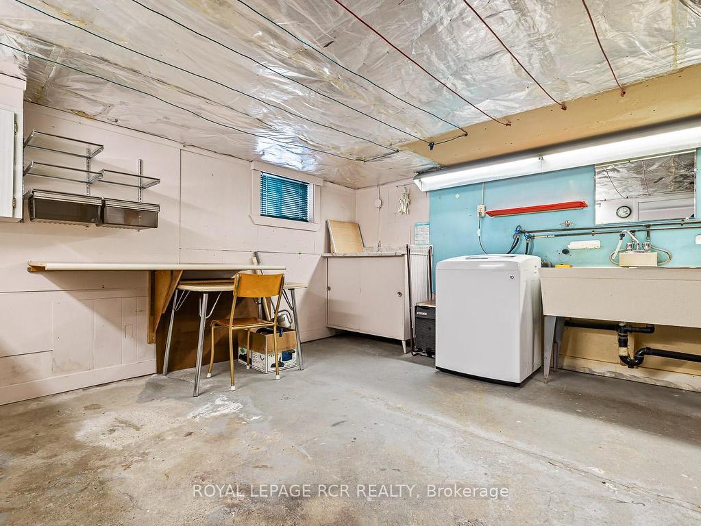 









25


Ann Arbour

Road,
Toronto,




ON
M9M 2J5

