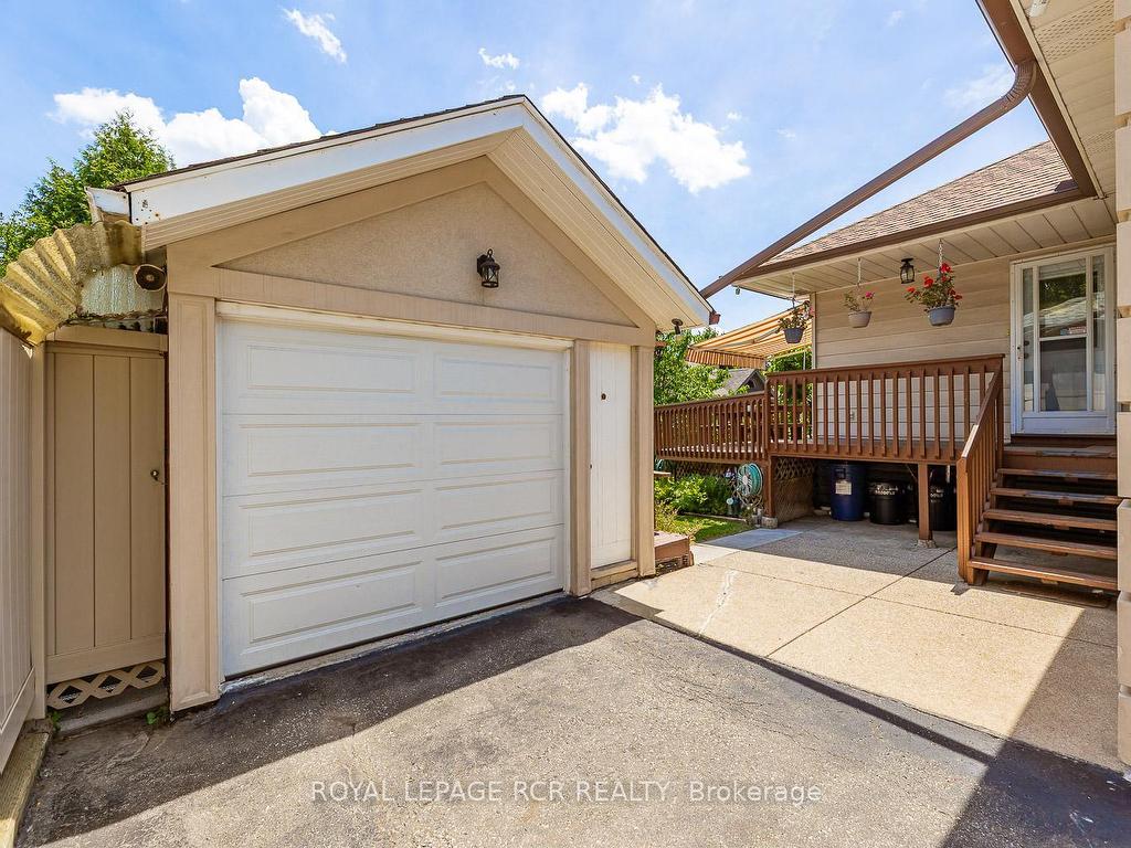 









25


Ann Arbour

Road,
Toronto,




ON
M9M 2J5

