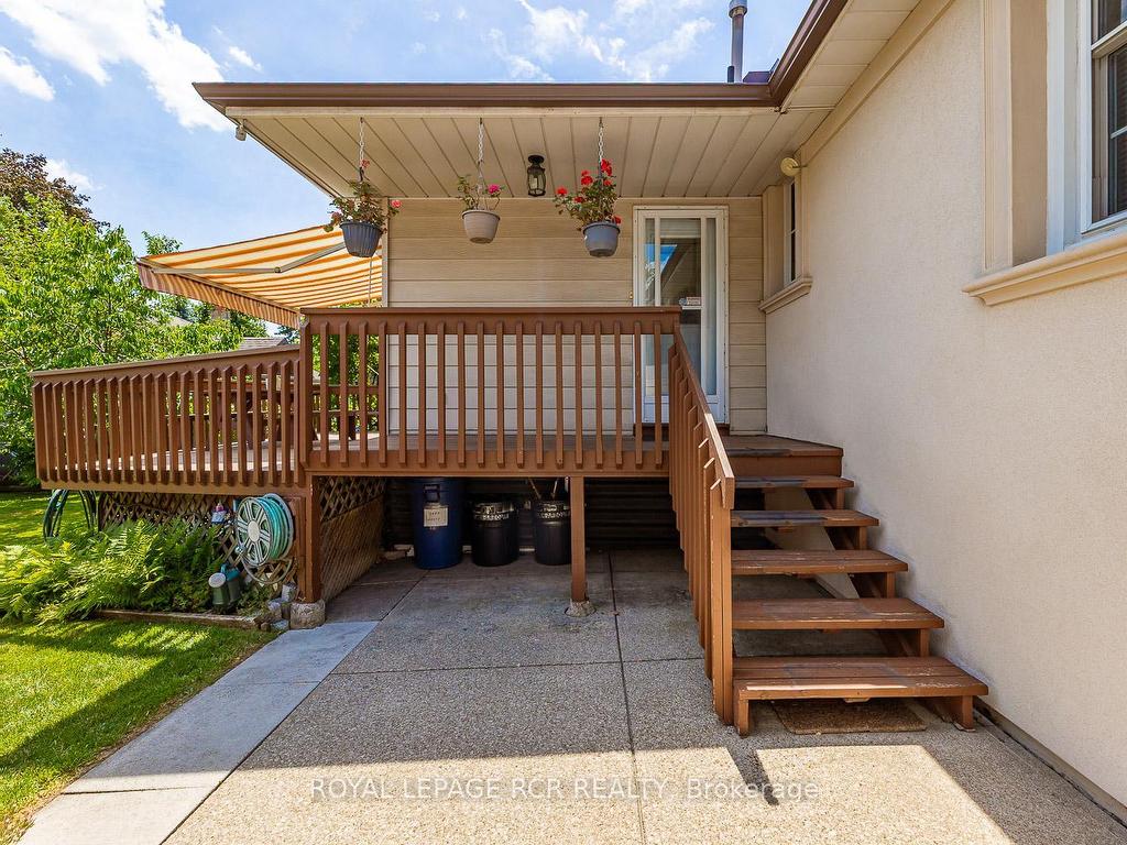 









25


Ann Arbour

Road,
Toronto,




ON
M9M 2J5

