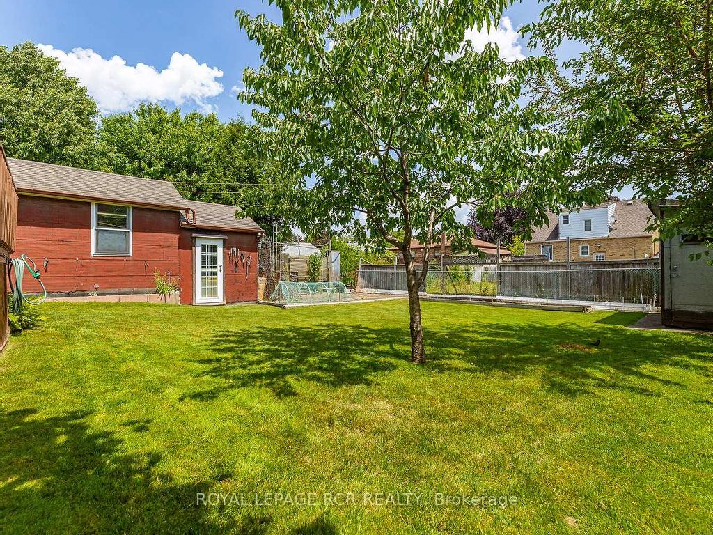 









25


Ann Arbour

Road,
Toronto,




ON
M9M 2J5

