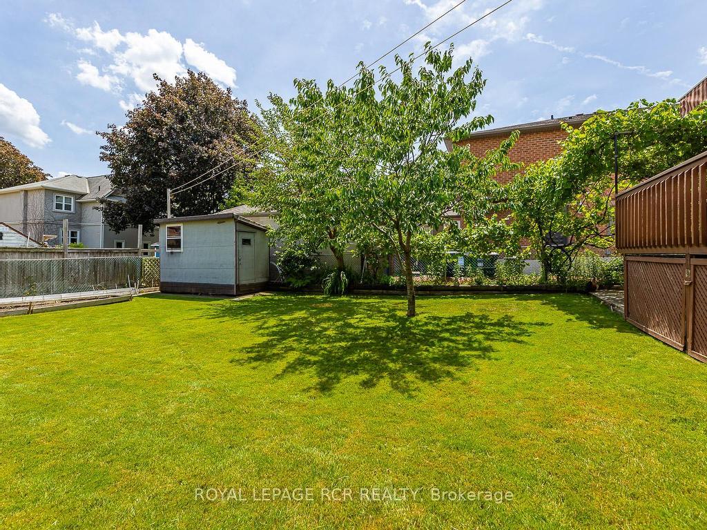 









25


Ann Arbour

Road,
Toronto,




ON
M9M 2J5

