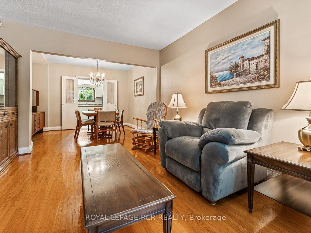 









25


Ann Arbour

Road,
Toronto,




ON
M9M 2J5

