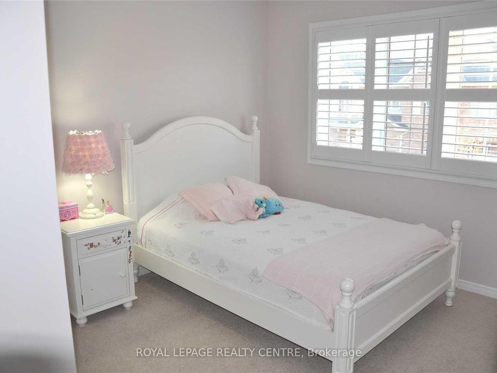









651


Farmstead

Drive, 91,
Milton,




ON
L9T 7W2

