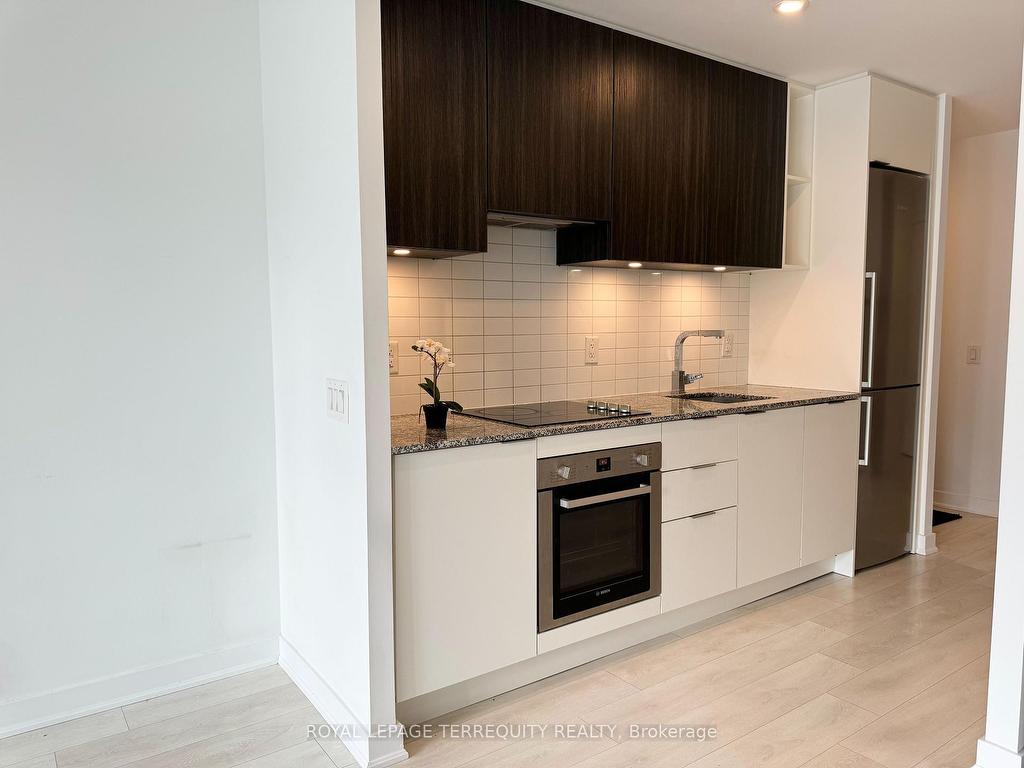 









120


Parliament

Street, 421,
Toronto,




ON
M5A 0N6

