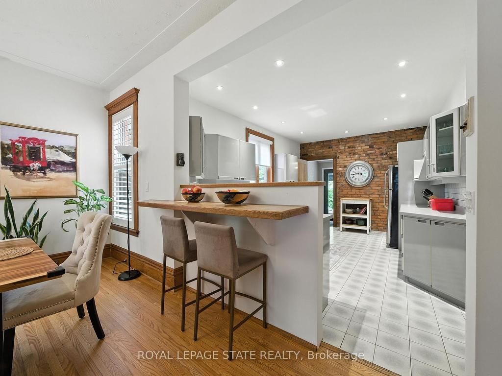 









137


Markland

Street,
Hamilton,




ON
L8P 2K3

