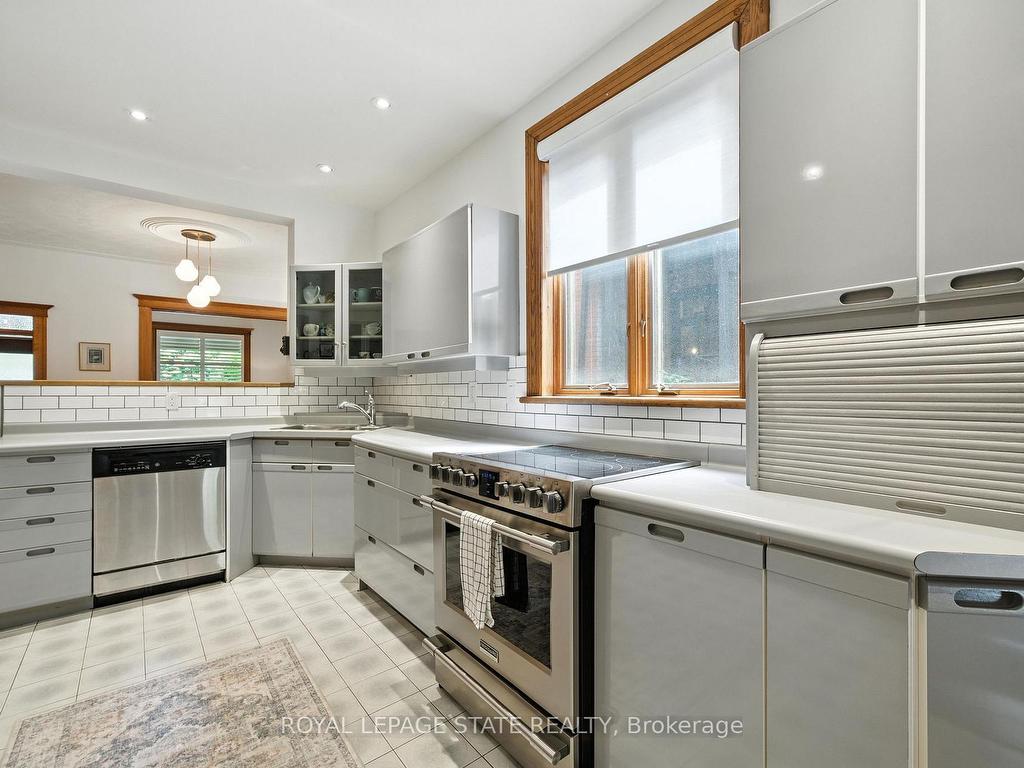 









137


Markland

Street,
Hamilton,




ON
L8P 2K3

