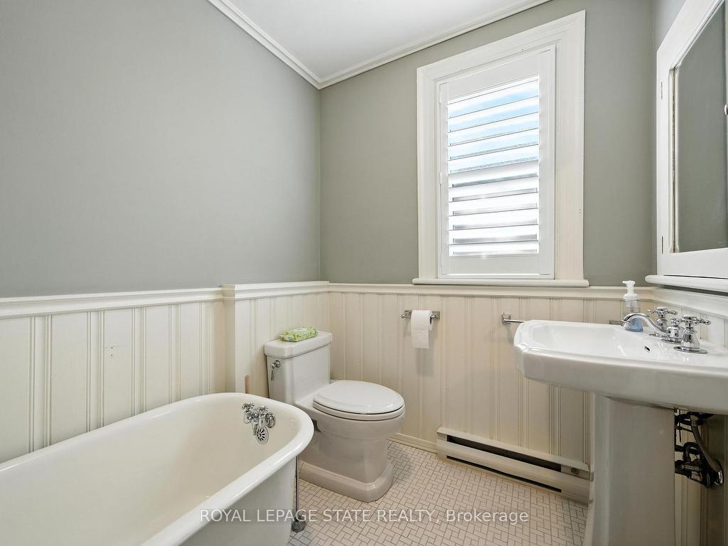 









137


Markland

Street,
Hamilton,




ON
L8P 2K3

