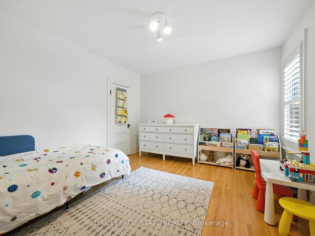 









137


Markland

Street,
Hamilton,




ON
L8P 2K3

