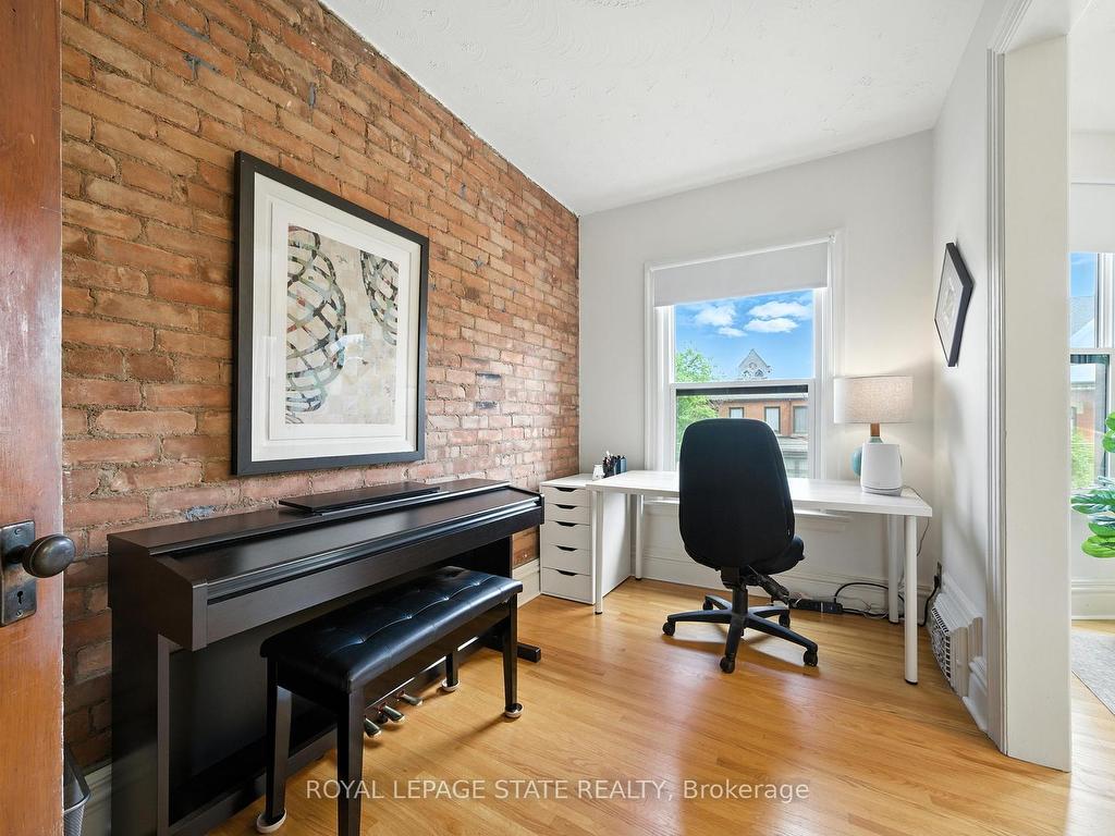 









137


Markland

Street,
Hamilton,




ON
L8P 2K3

