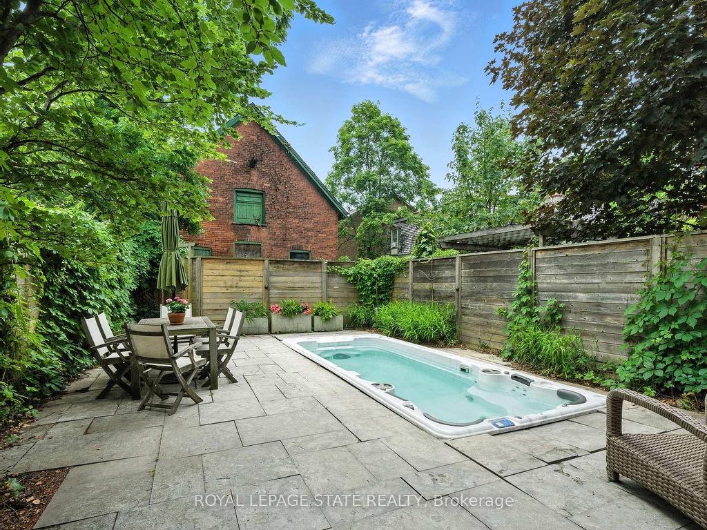 









137


Markland

Street,
Hamilton,




ON
L8P 2K3

