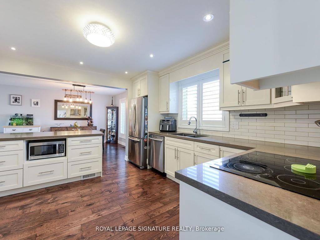 









281


Mcgill

Street,
Mississauga,




ON
L5A 1V3

