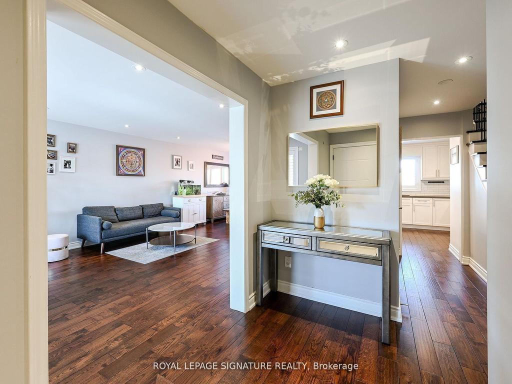 









281


Mcgill

Street,
Mississauga,




ON
L5A 1V3

