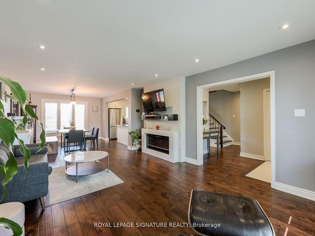 









281


Mcgill

Street,
Mississauga,




ON
L5A 1V3

