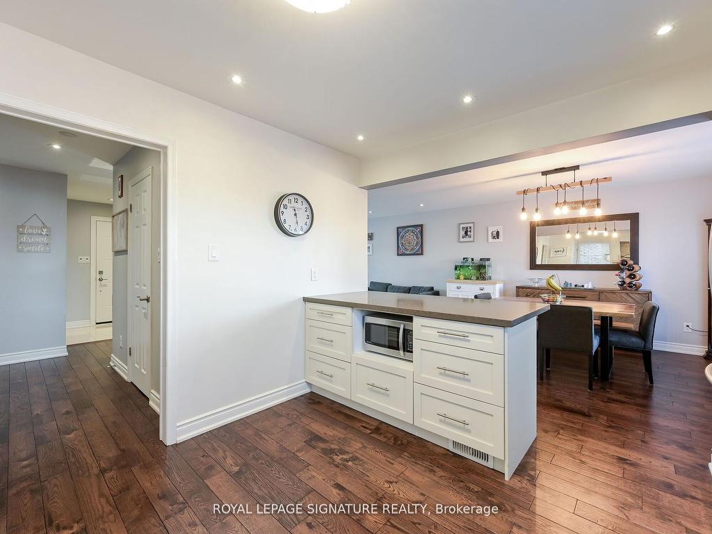 









281


Mcgill

Street,
Mississauga,




ON
L5A 1V3


