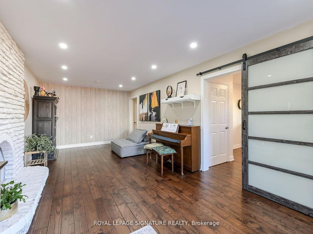 









281


Mcgill

Street,
Mississauga,




ON
L5A 1V3

