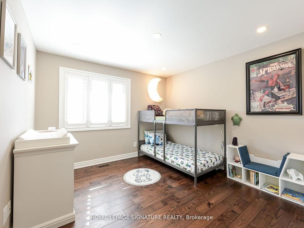 









281


Mcgill

Street,
Mississauga,




ON
L5A 1V3

