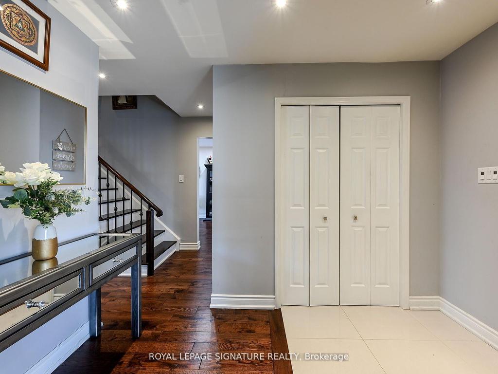 









281


Mcgill

Street,
Mississauga,




ON
L5A 1V3

