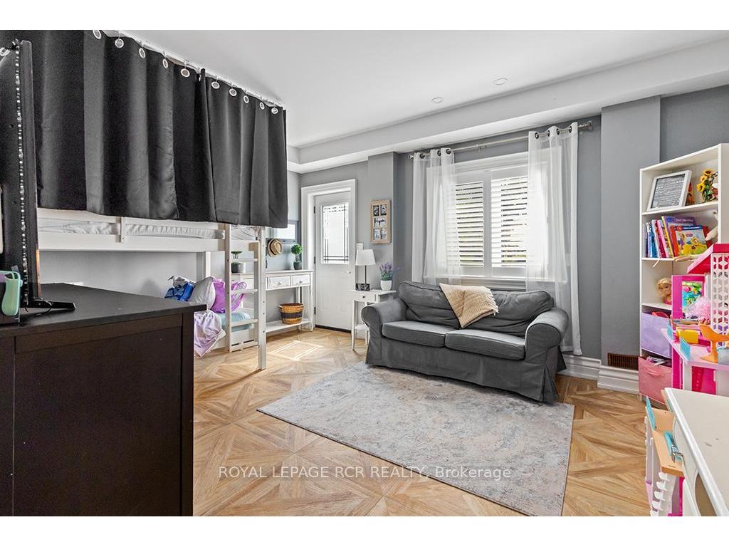 









5680


Wellington Road 23

N/A,
Erin,




ON
N0B 1T0

