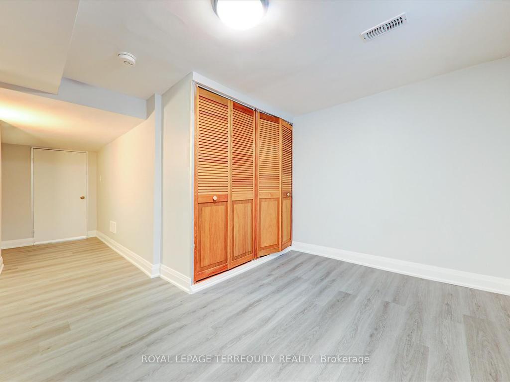 









171


Guelph

Street, Basement,
Oshawa,




ON
L1H 6J1

