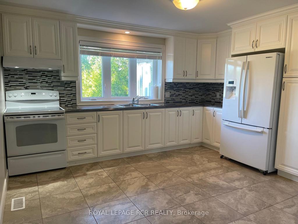 









5680


Wellington Road 23

N/A,
Erin,







ON
N0B 1T0

