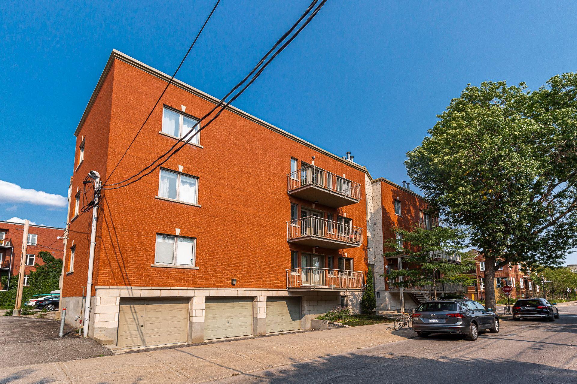 









4805


7e Avenue

,
Montréal (Rosemont/La Petite-Patrie),




QC
H1Y2M8

