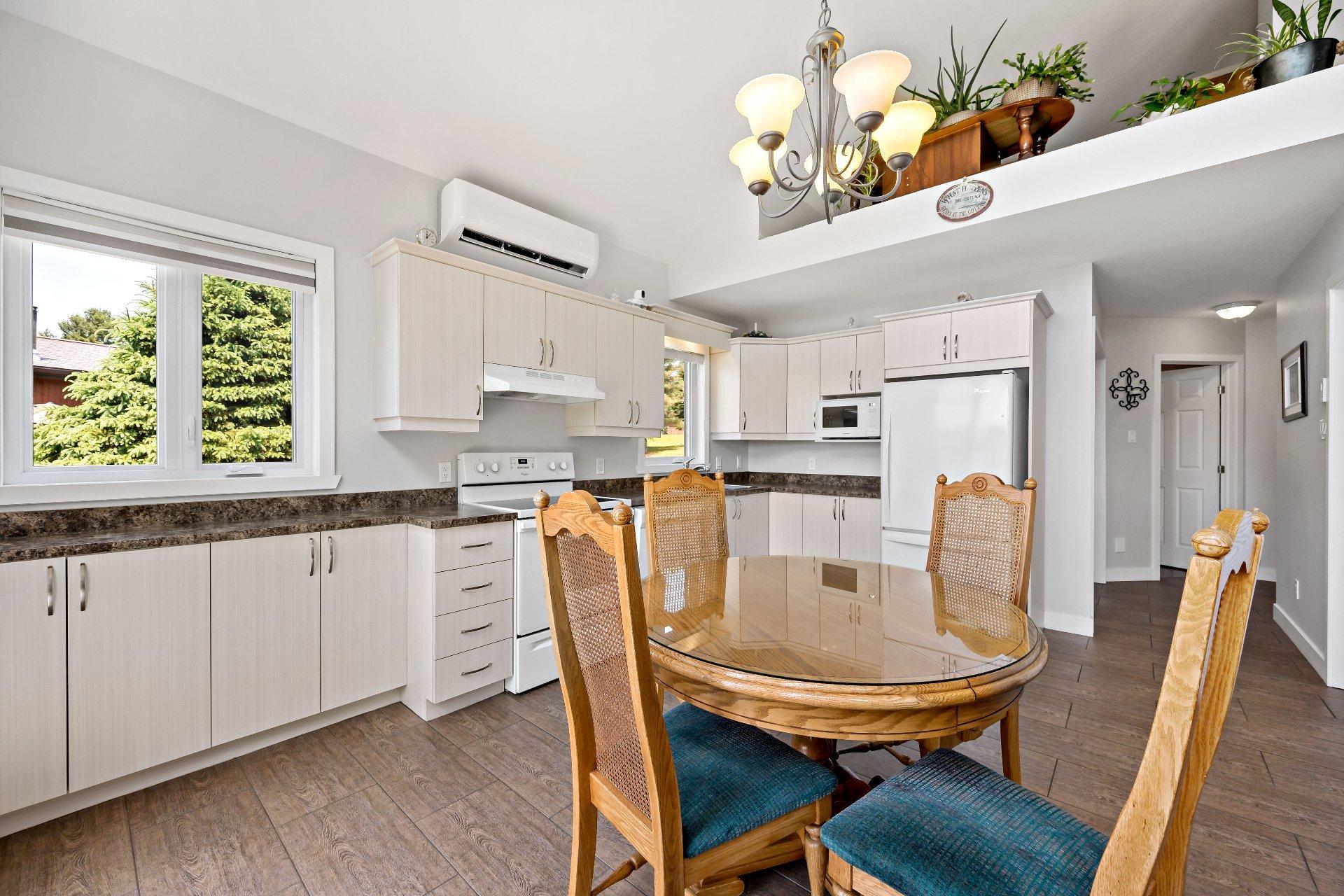 









2146


Ch. du Tour-du-Lac

,
Lac-des-Plages,




QC
J0T1K0

