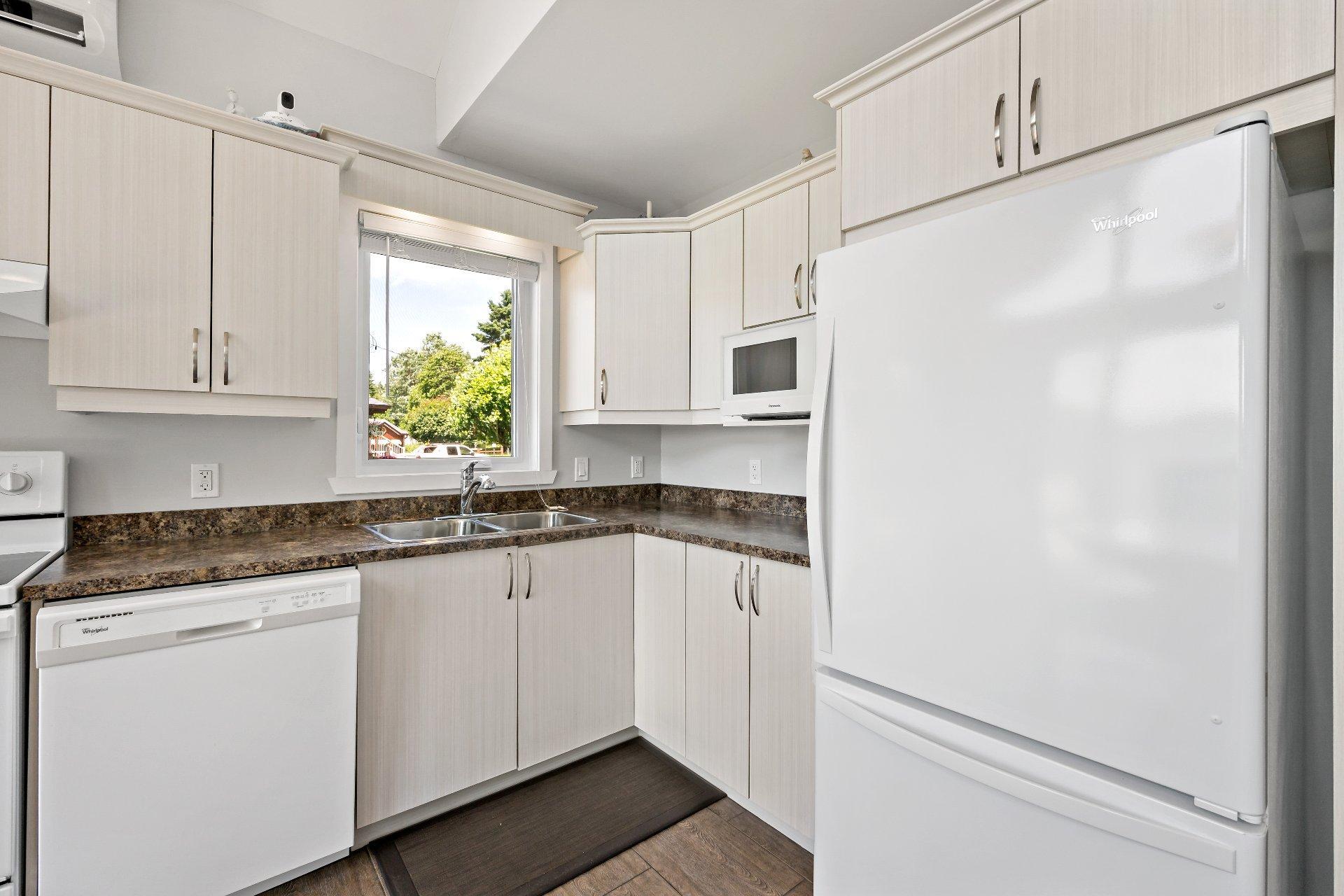 









2146


Ch. du Tour-du-Lac

,
Lac-des-Plages,




QC
J0T1K0

