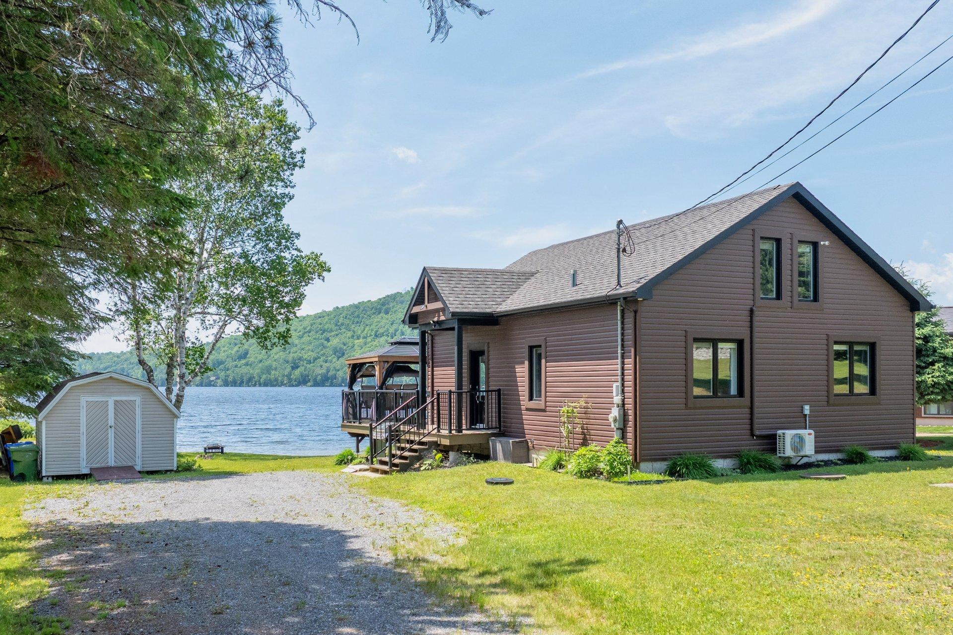 









2146


Ch. du Tour-du-Lac

,
Lac-des-Plages,




QC
J0T1K0

