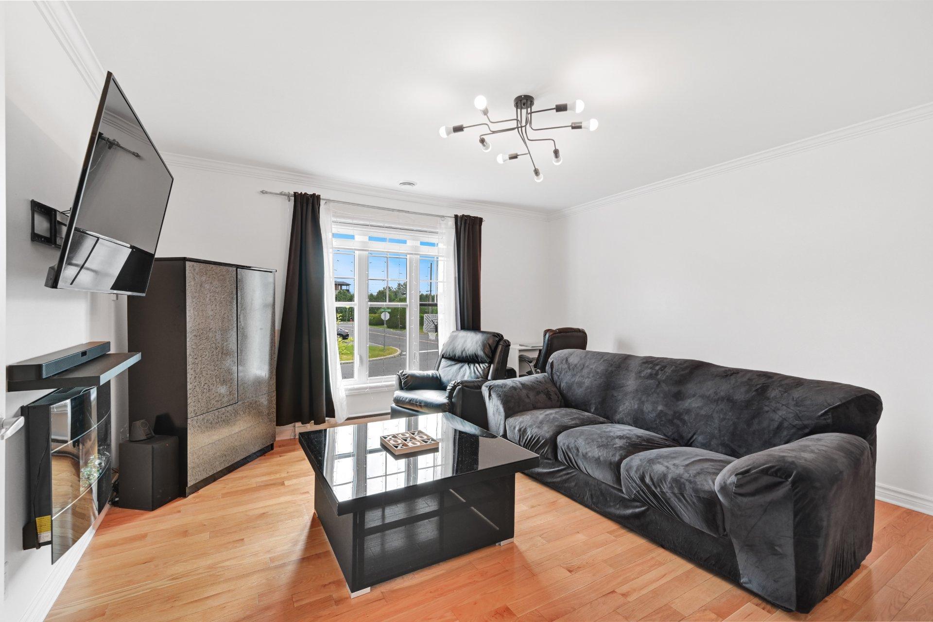 









475


Rue des Orioles

,
Saint-Amable,




QC
J0L1N0

