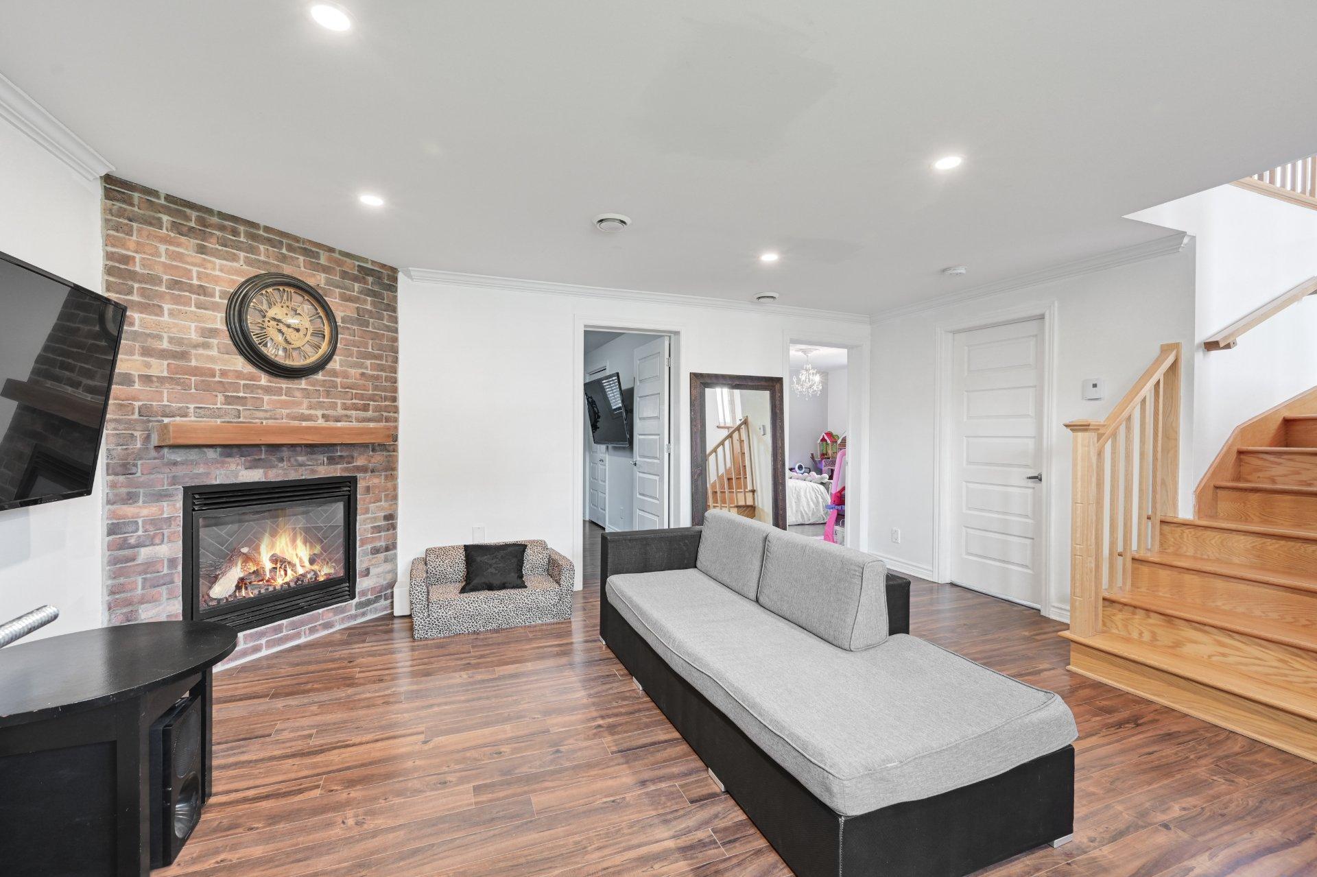 









475


Rue des Orioles

,
Saint-Amable,




QC
J0L1N0

