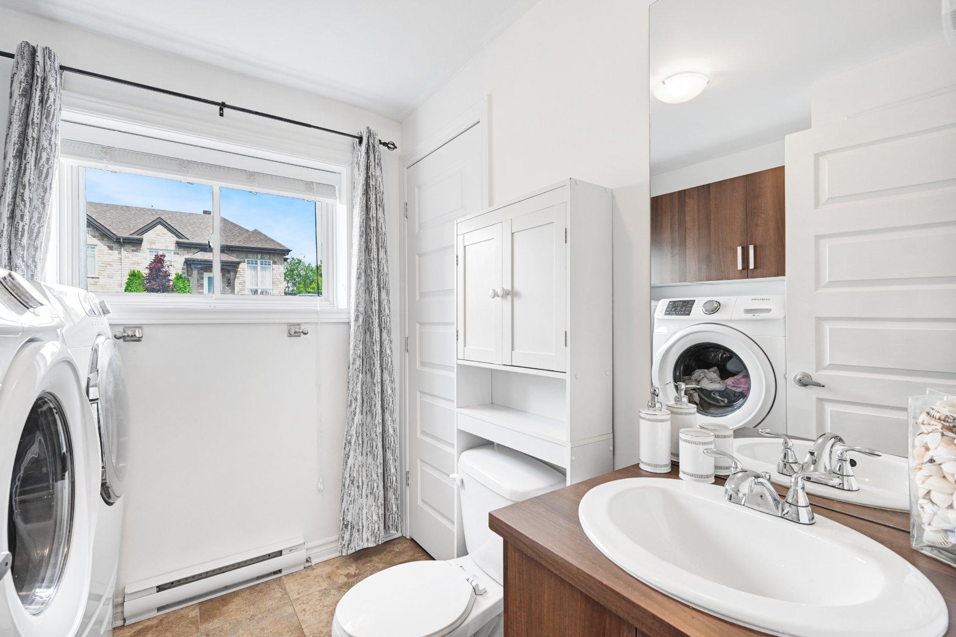 









475


Rue des Orioles

,
Saint-Amable,




QC
J0L1N0

