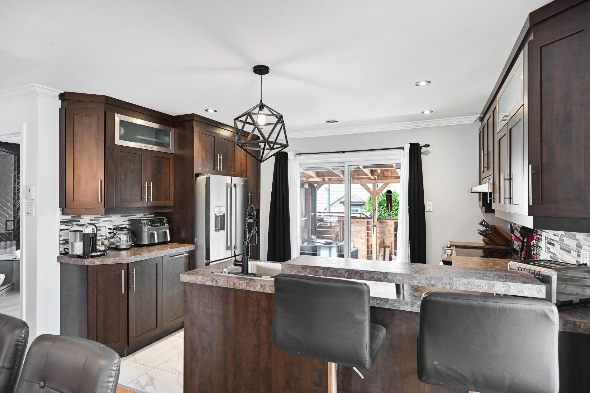 









475


Rue des Orioles

,
Saint-Amable,




QC
J0L1N0

