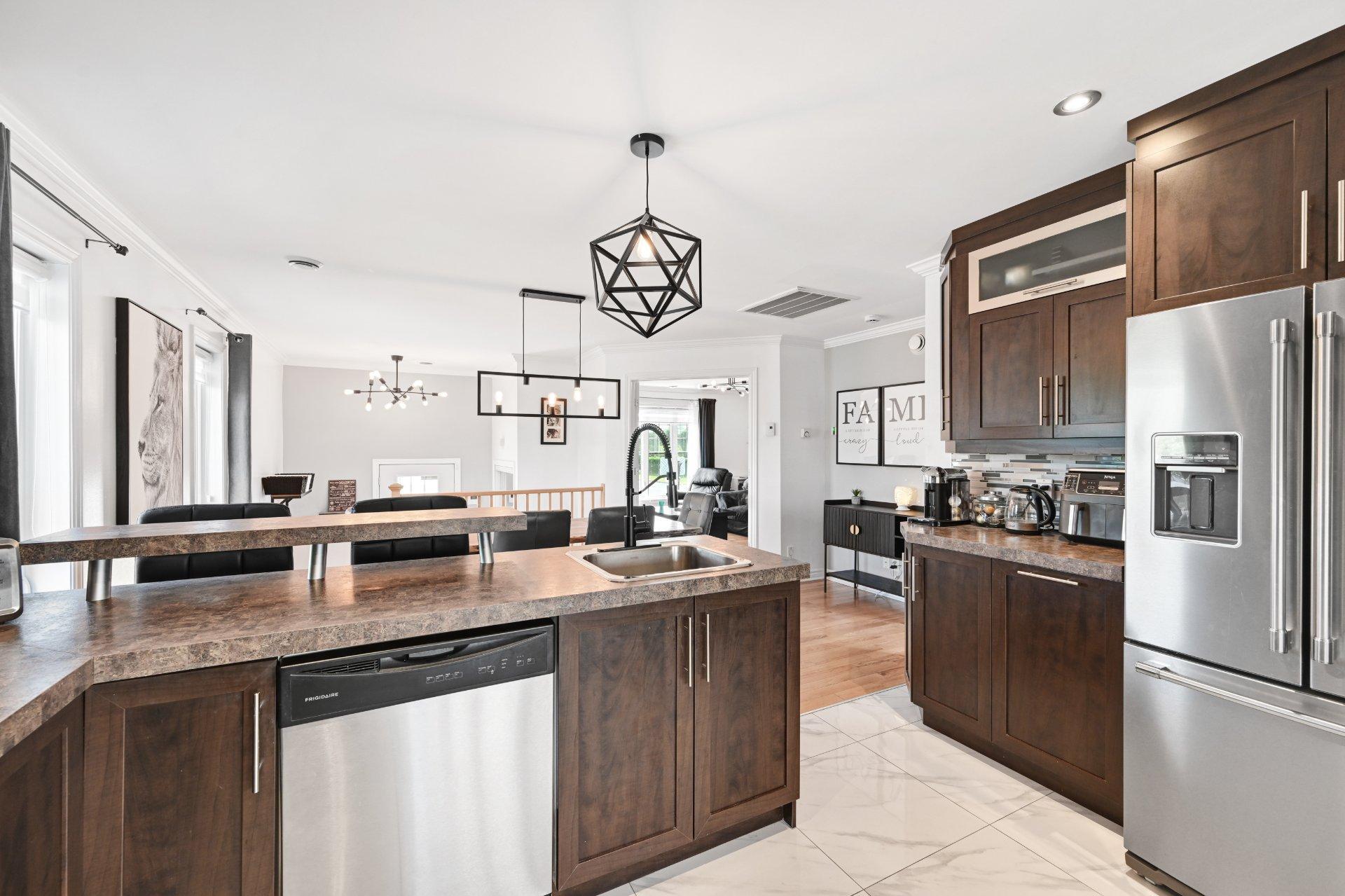 









475


Rue des Orioles

,
Saint-Amable,




QC
J0L1N0

