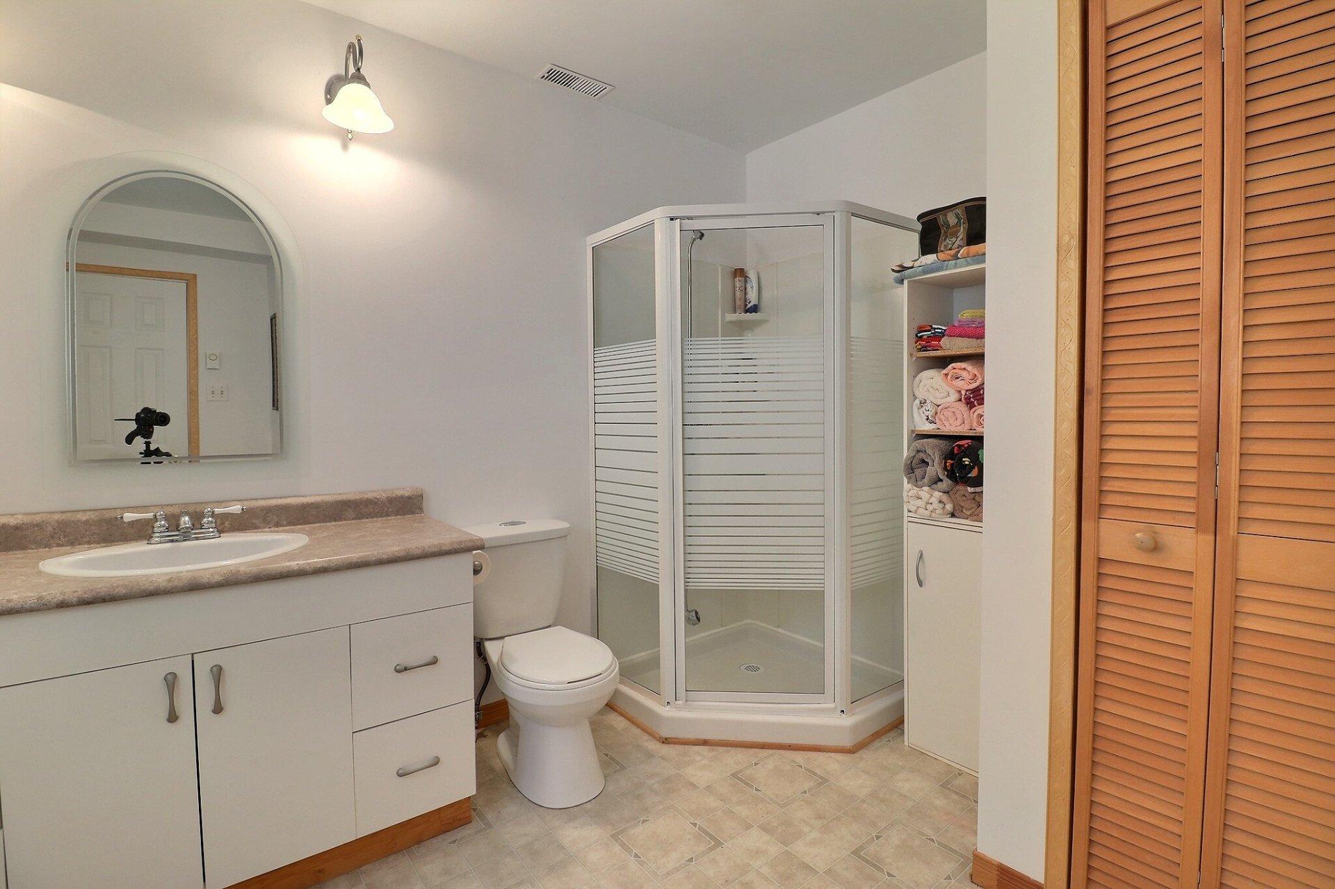 









240


Ch. de Blue Sea

,
Gracefield,




QC
J0X1X0

