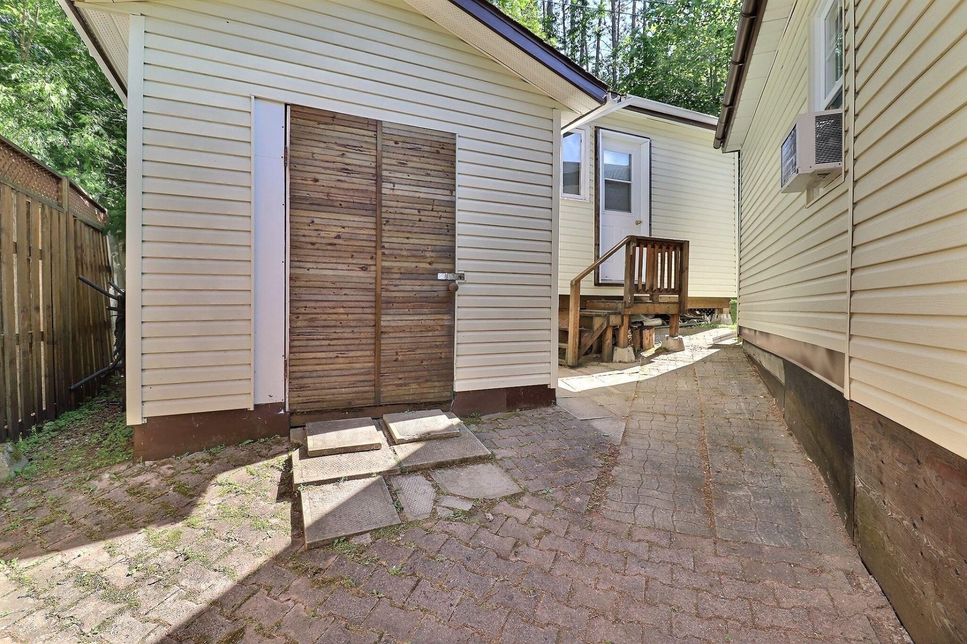 









240


Ch. de Blue Sea

,
Gracefield,




QC
J0X1X0

