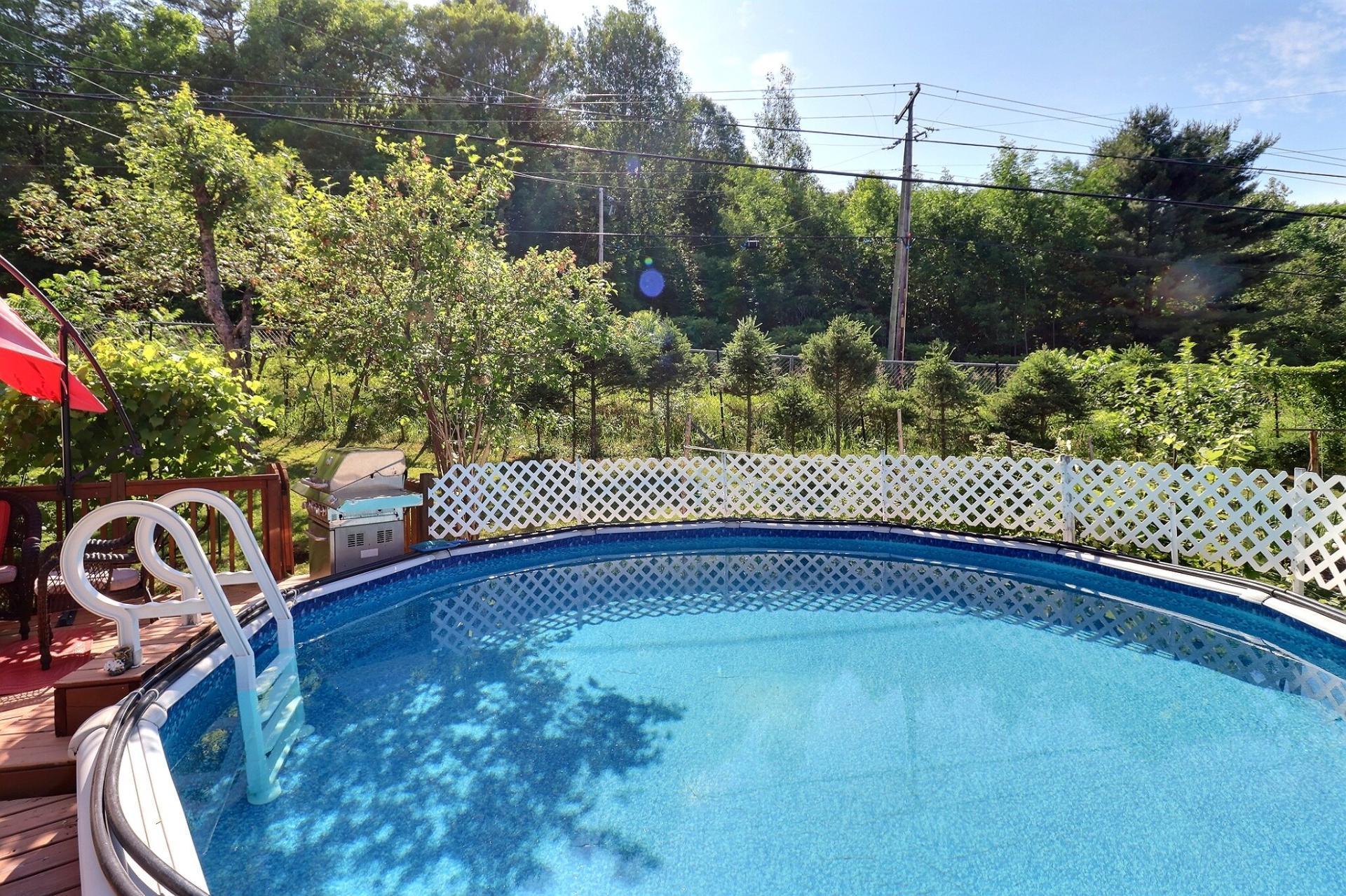 









240


Ch. de Blue Sea

,
Gracefield,




QC
J0X1X0

