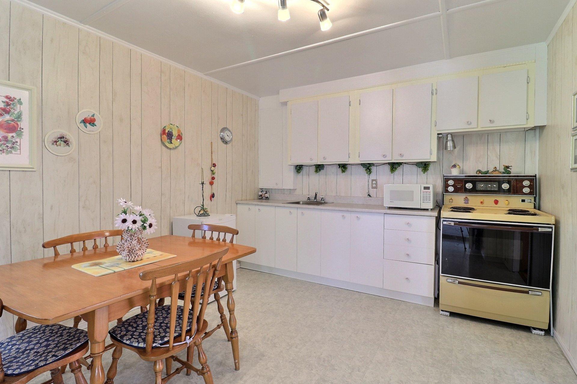









240


Ch. de Blue Sea

,
Gracefield,




QC
J0X1X0


