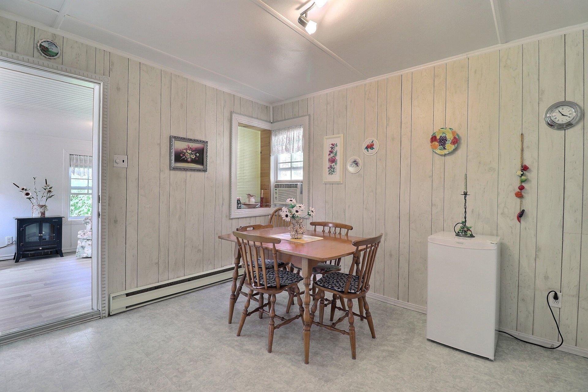 









240


Ch. de Blue Sea

,
Gracefield,




QC
J0X1X0

