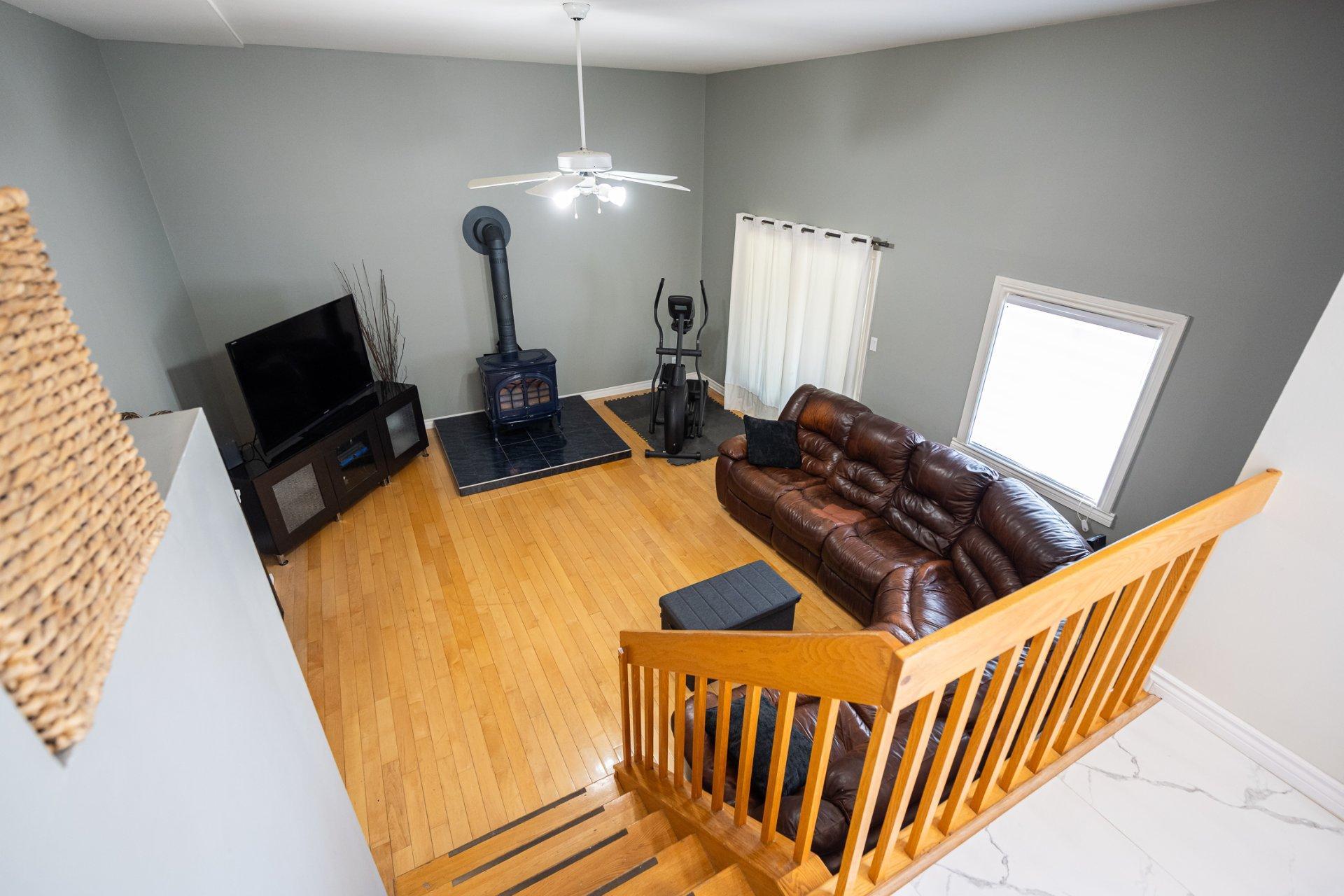 









1698

 - 1702


Rue de Touraine

,
Laval (Chomedey),




QC
H7N5W6

