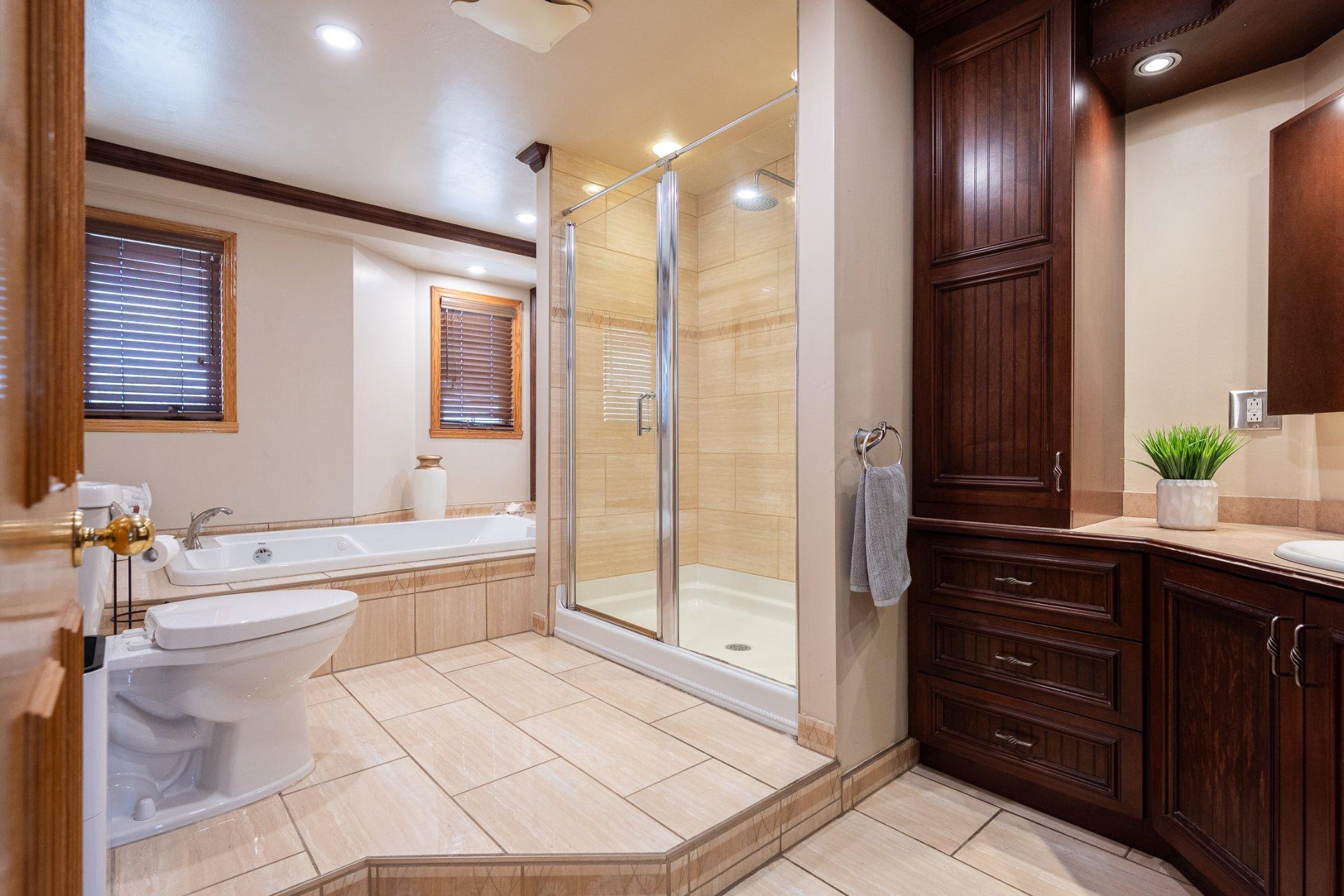 









1698

 - 1702


Rue de Touraine

,
Laval (Chomedey),




QC
H7N5W6

