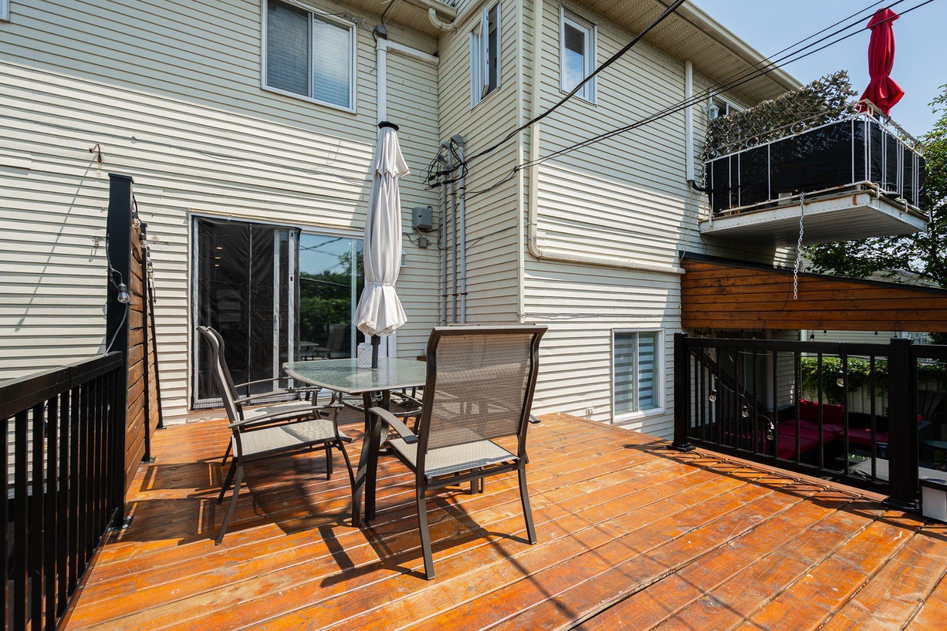 









1698

 - 1702


Rue de Touraine

,
Laval (Chomedey),




QC
H7N5W6

