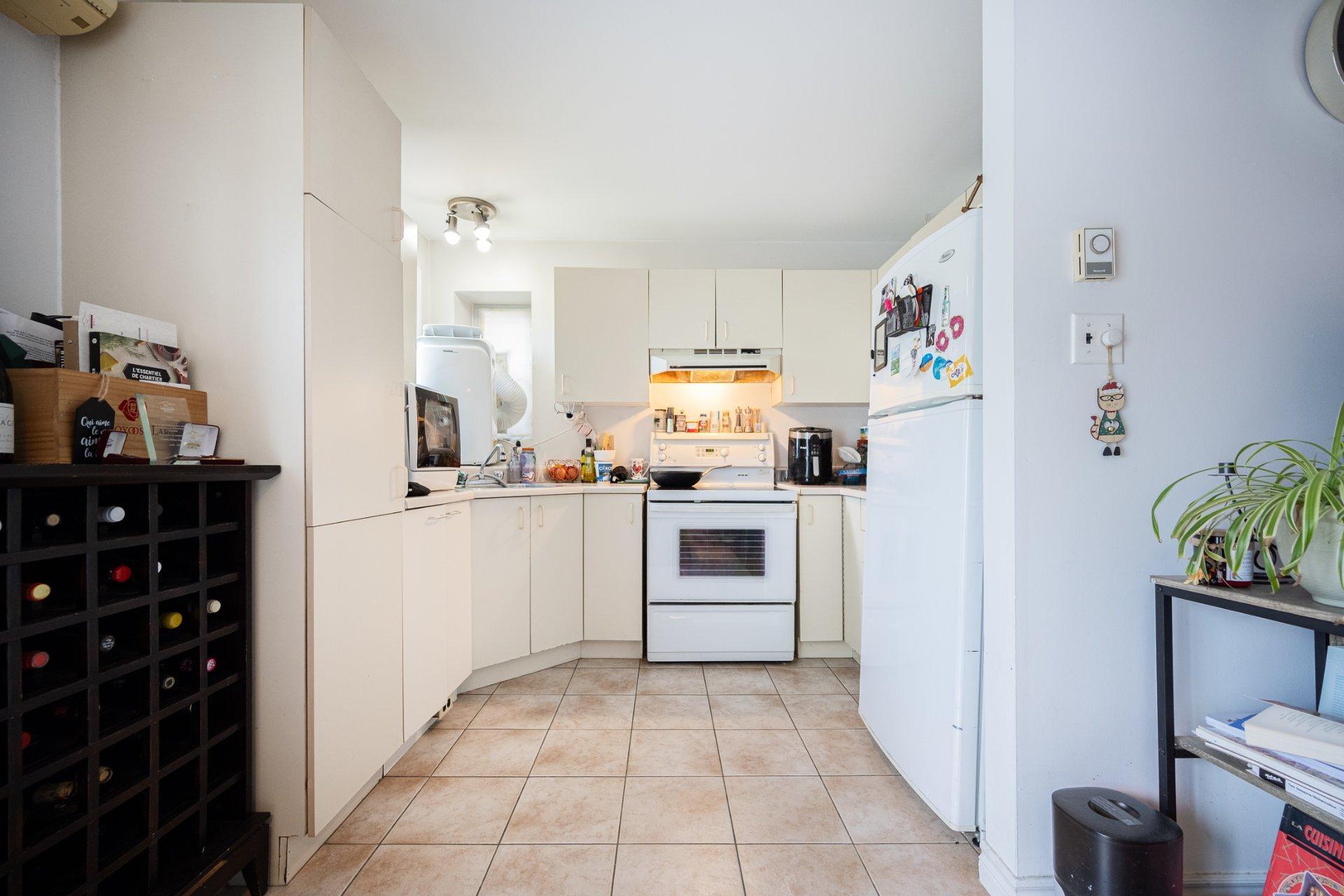 









1698

 - 1702


Rue de Touraine

,
Laval (Chomedey),




QC
H7N5W6

