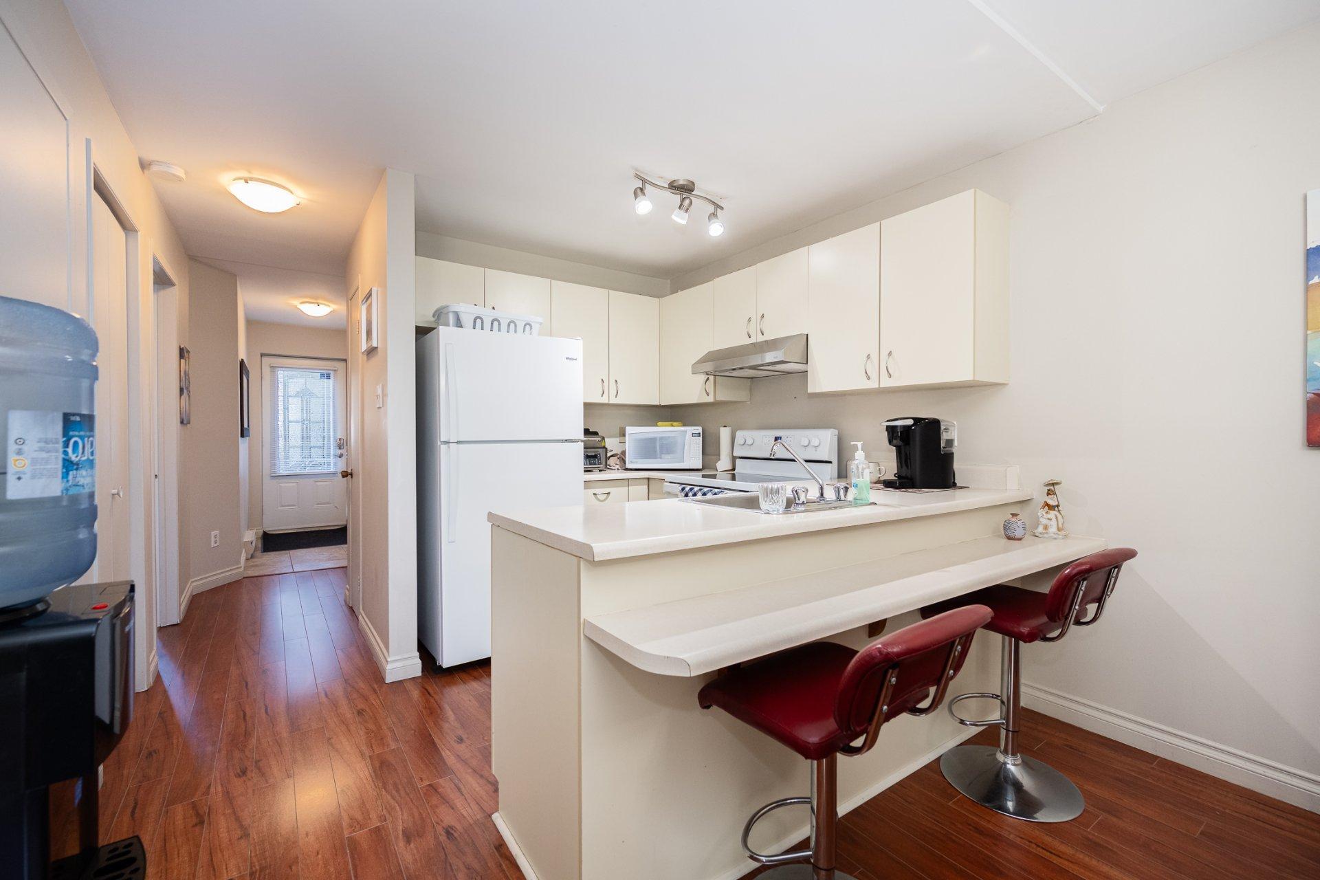 









1698

 - 1702


Rue de Touraine

,
Laval (Chomedey),




QC
H7N5W6

