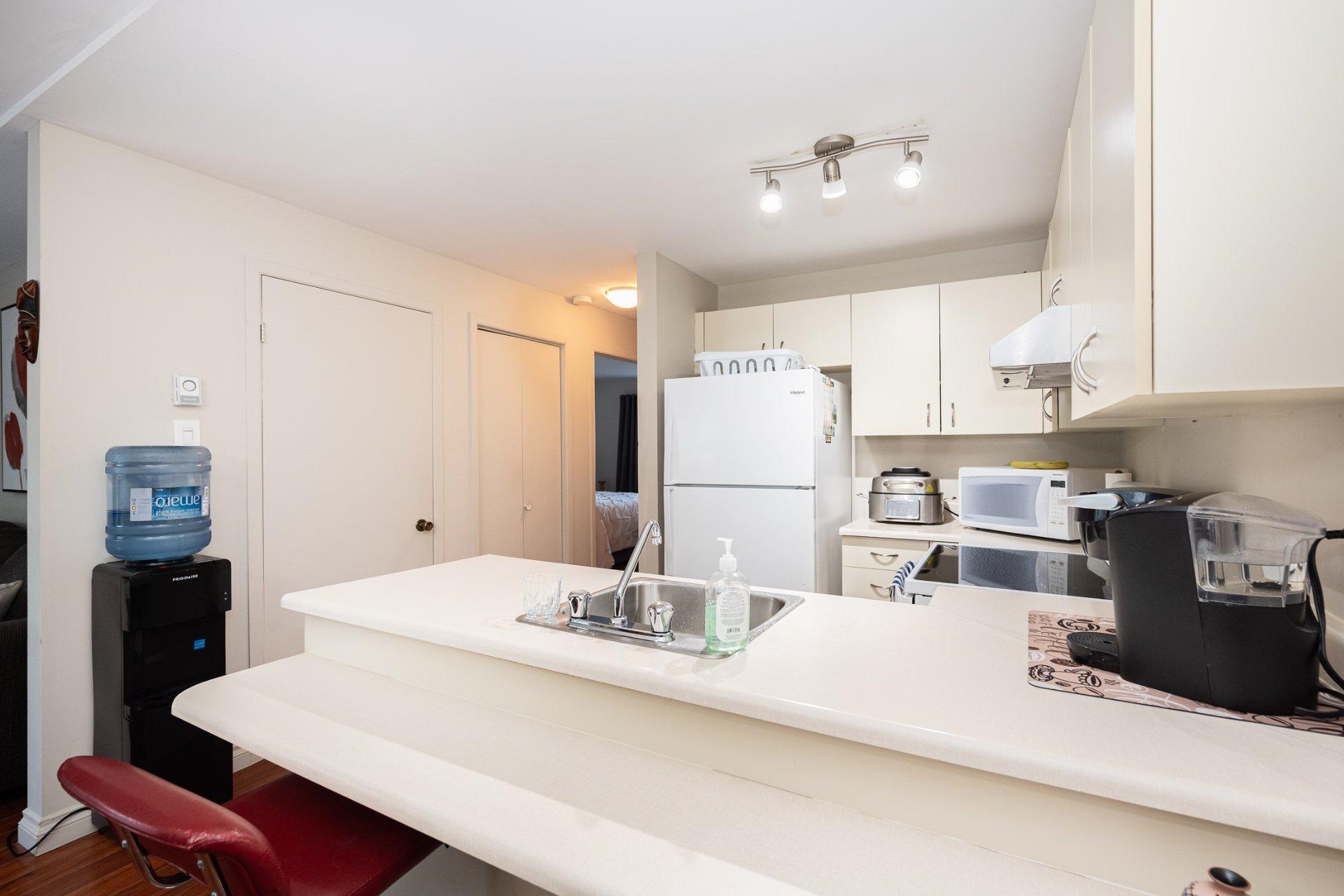 









1698

 - 1702


Rue de Touraine

,
Laval (Chomedey),




QC
H7N5W6

