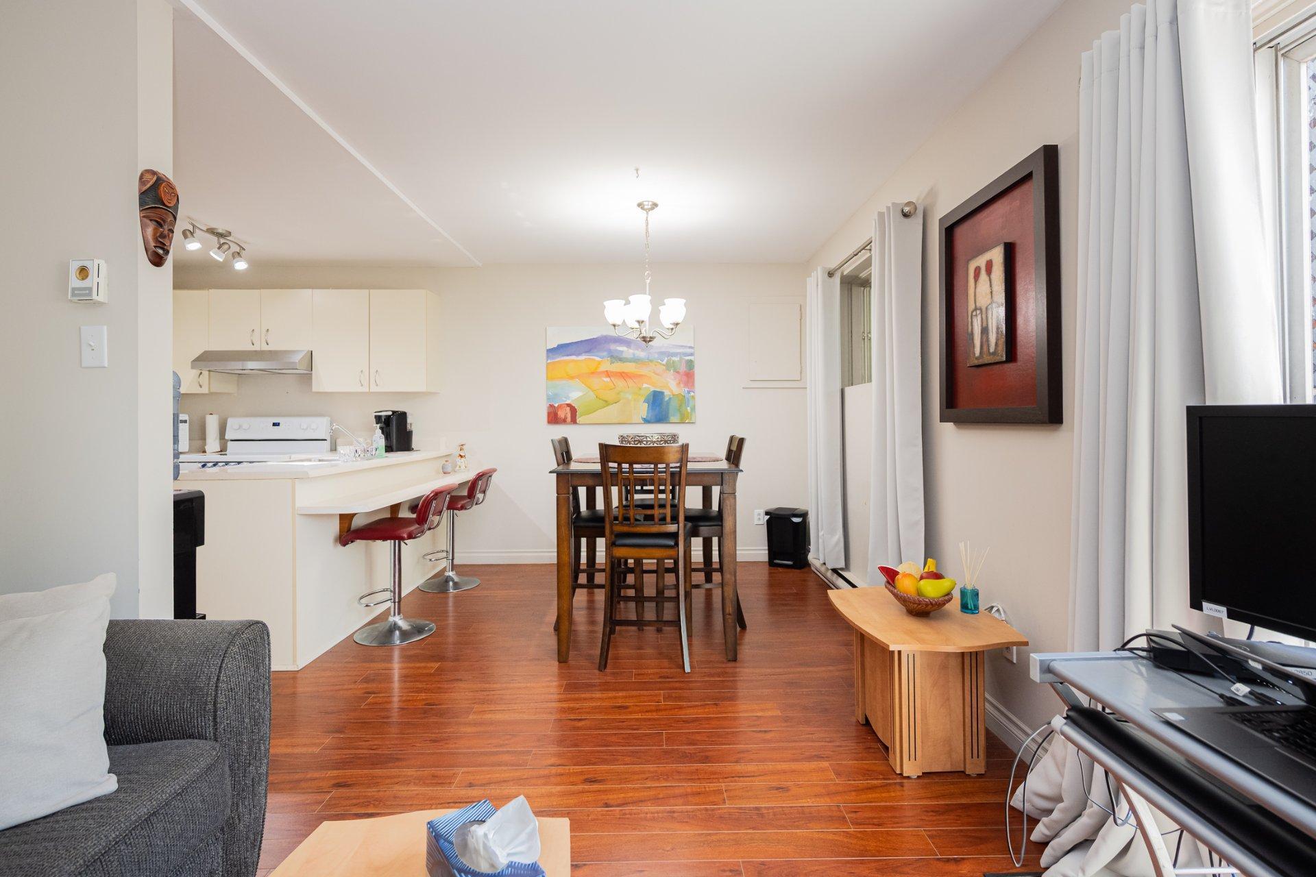 









1698

 - 1702


Rue de Touraine

,
Laval (Chomedey),




QC
H7N5W6

