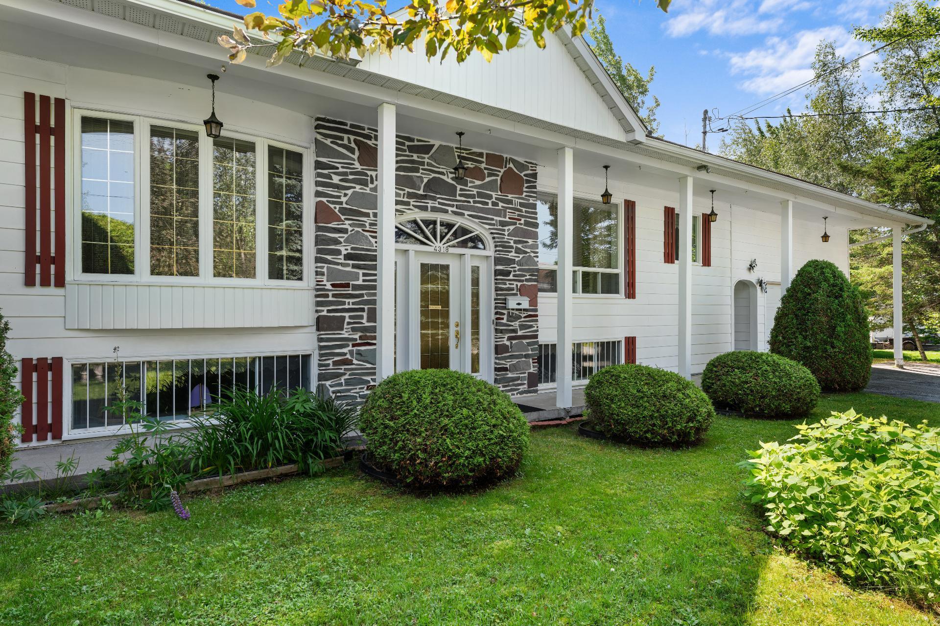 









4318


Rue Martin

,
Sherbrooke (Brompton/Rock Forest/Saint-Élie/Deauville),




QC
J1N1S9

