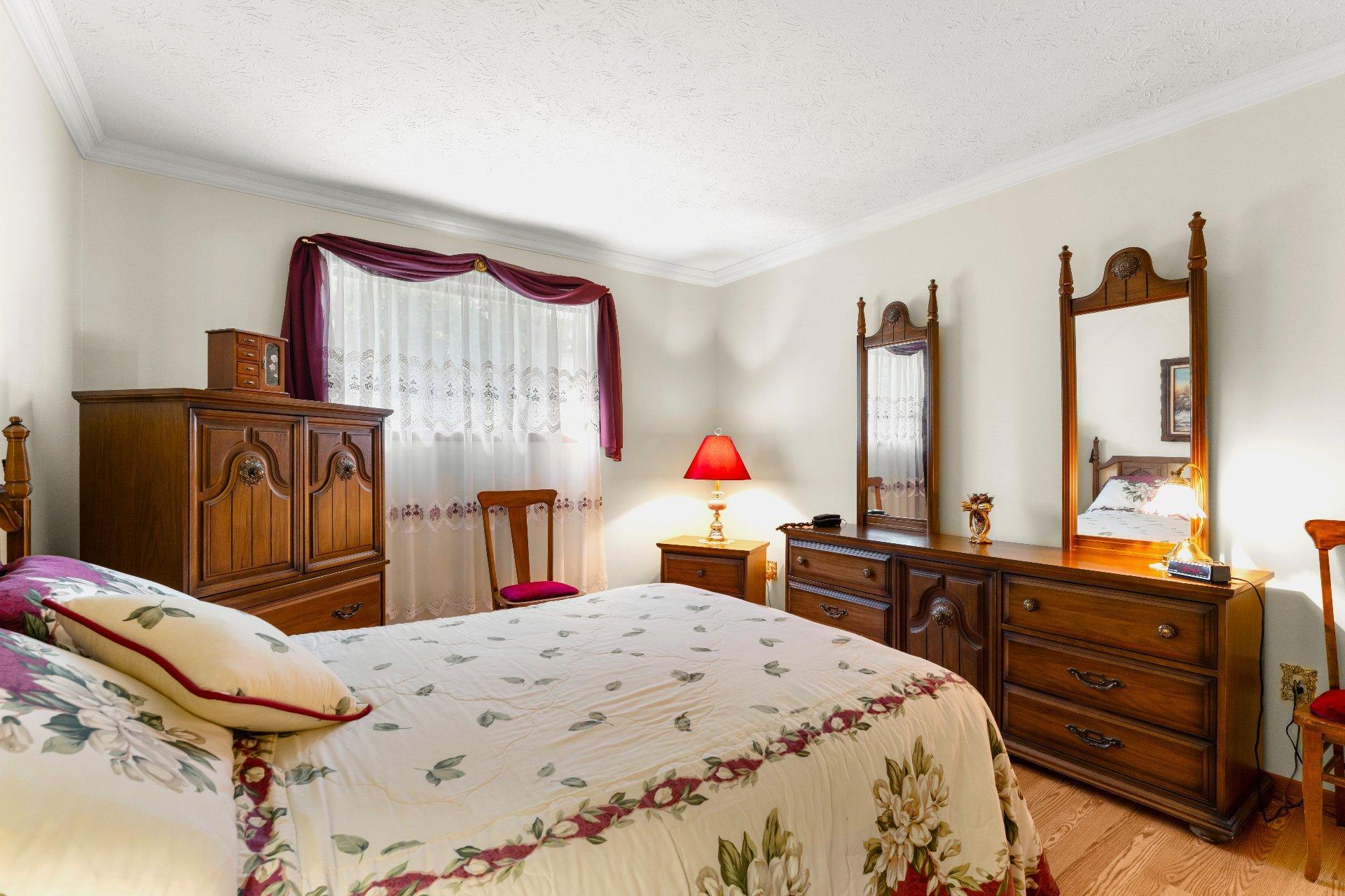 









4318


Rue Martin

,
Sherbrooke (Brompton/Rock Forest/Saint-Élie/Deauville),




QC
J1N1S9

