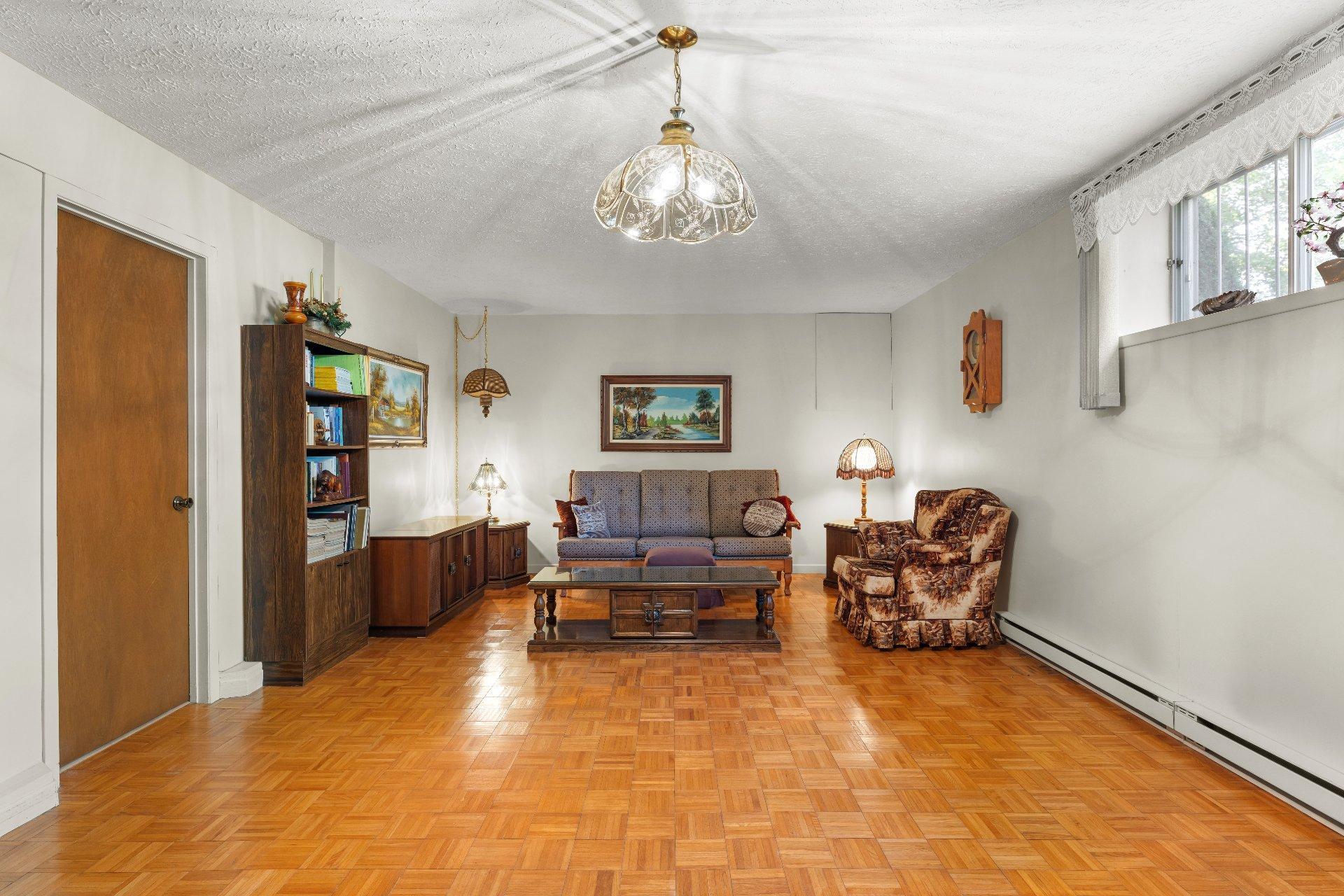 









4318


Rue Martin

,
Sherbrooke (Brompton/Rock Forest/Saint-Élie/Deauville),




QC
J1N1S9

